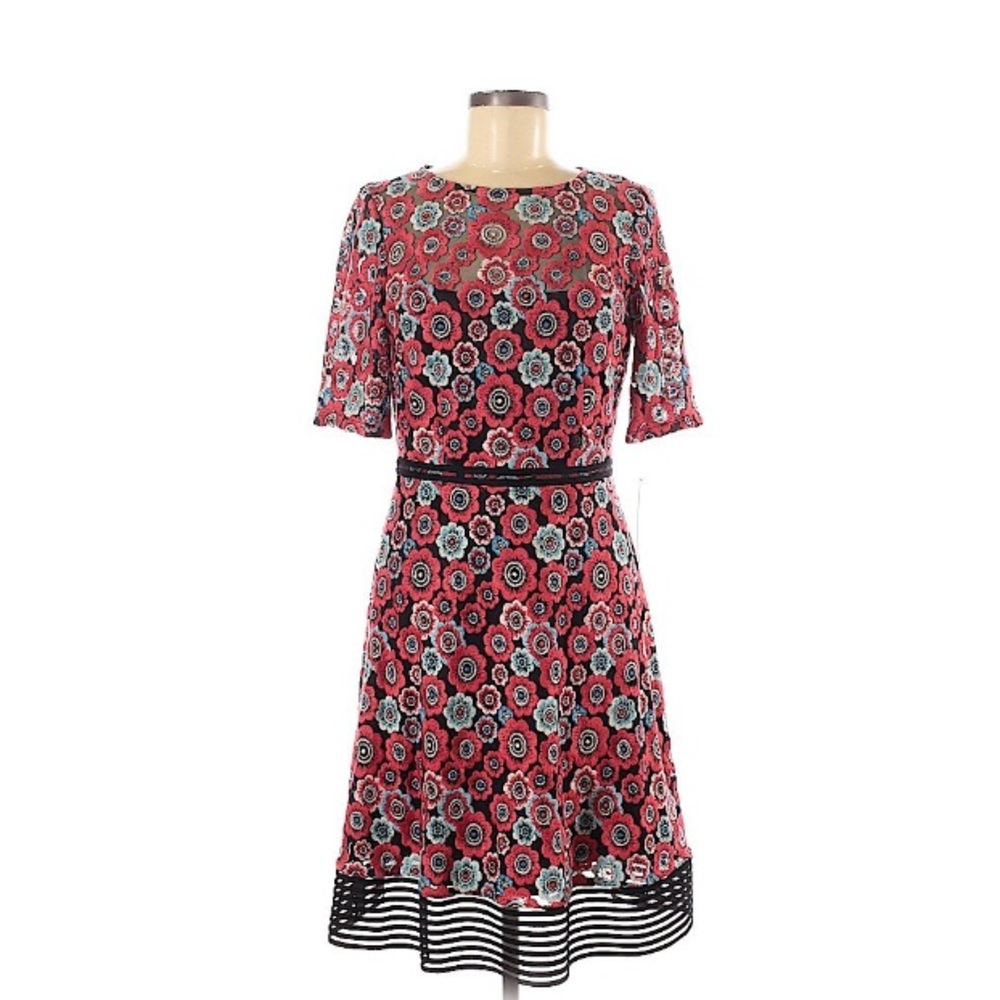 Tahari by ALS size 6 embroidered flowered dress